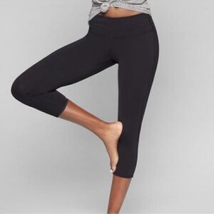 Athleta High Rise Chaturanga Capri Leggings Black Size XS